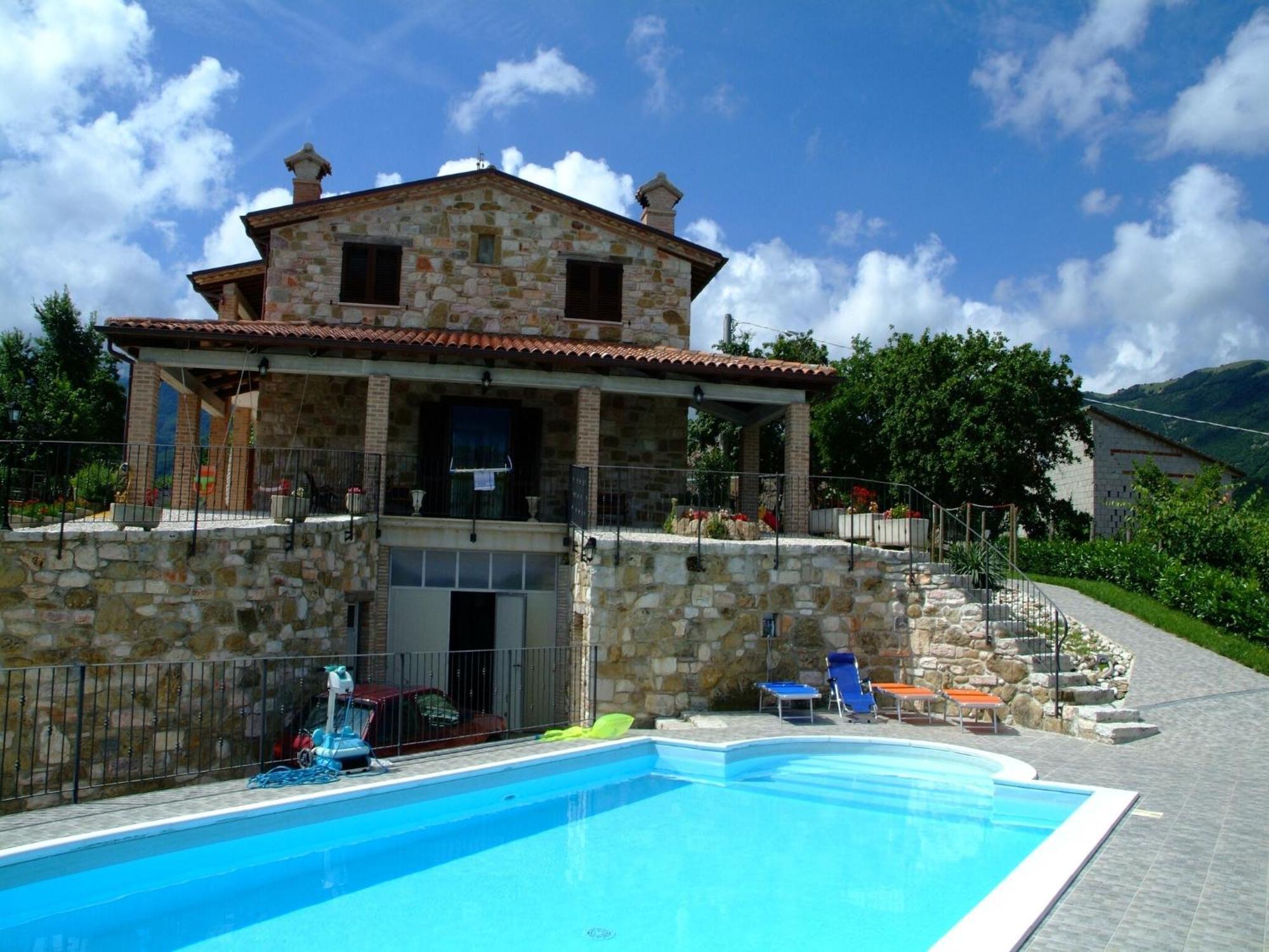 Timeless Villa In Cagli With Garden And Swimming Pool Exterior photo