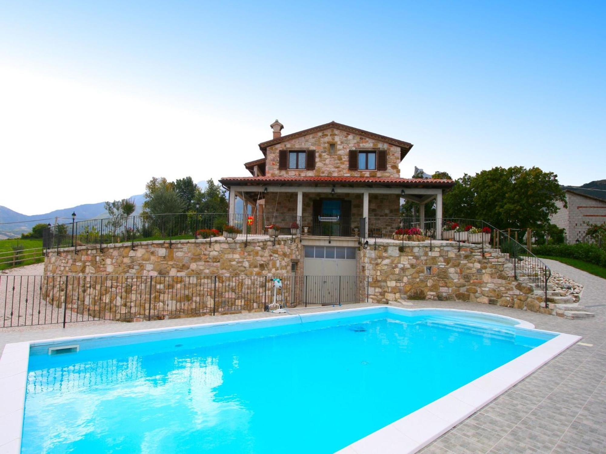 Timeless Villa In Cagli With Garden And Swimming Pool Exterior photo