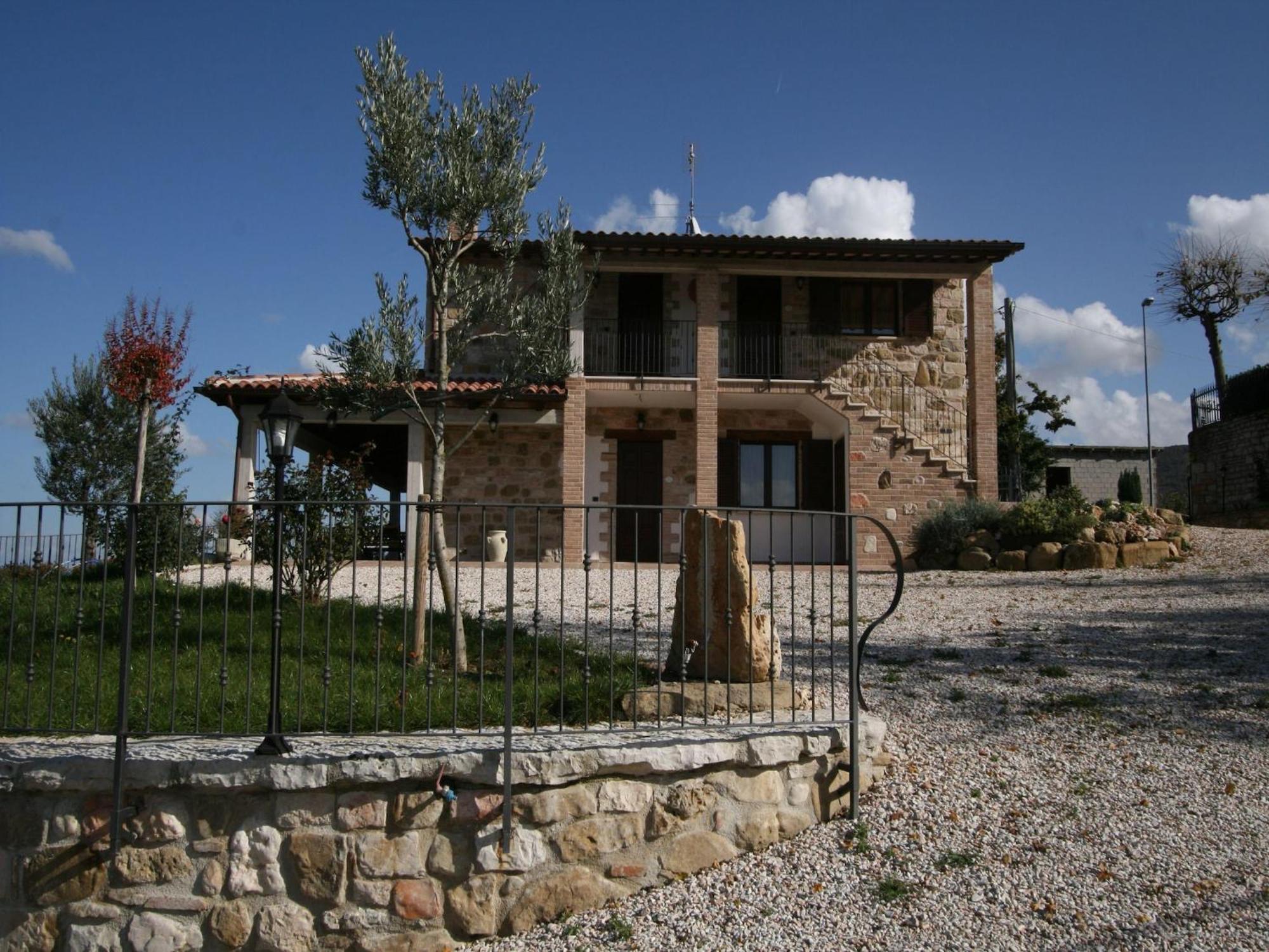 Timeless Villa In Cagli With Garden And Swimming Pool Exterior photo