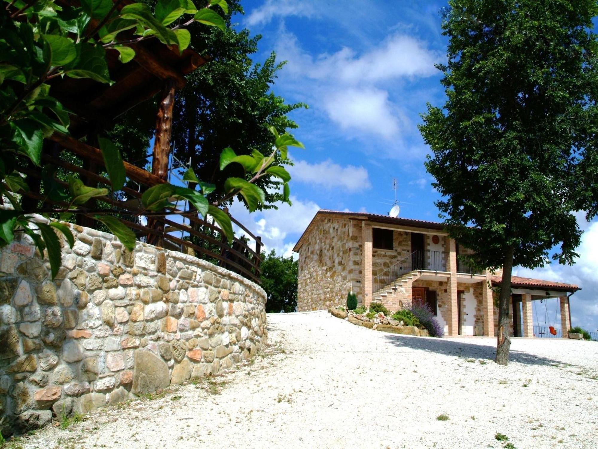 Timeless Villa In Cagli With Garden And Swimming Pool Exterior photo